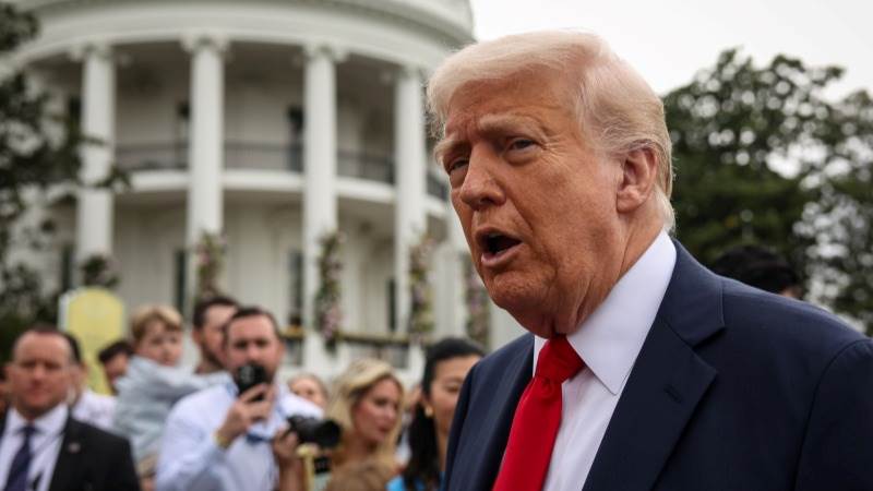 الأسهم الأمريكية تهوي بقوة وسط تصاعد التوترات التجارية وترامب يستدعي كبار تجار التجزئة لمناقشة الرسوم الجمركية