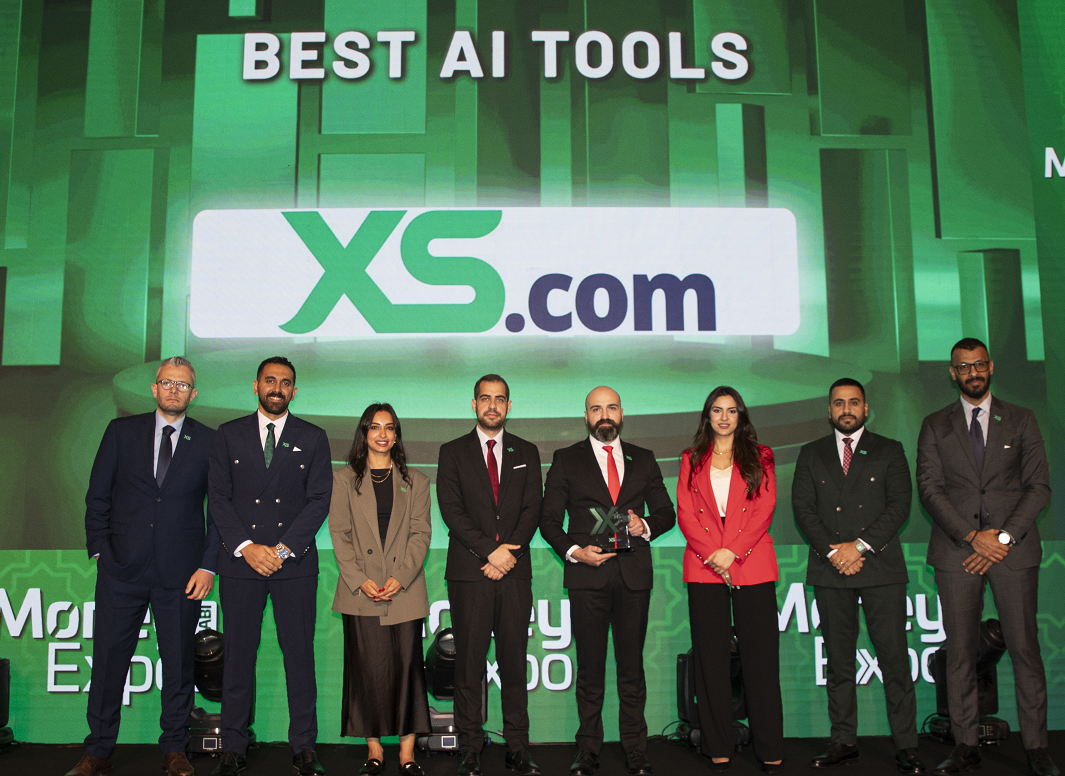 إكس أس دوت كوم تفوز بجائزة "أفضل أدوات الذكاء الاصطناعي" في معرض أبوظبي المالي