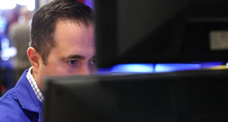 أسهم Meta تكسب نحو 200 مليار دولار في يوم واحد.. وMicrosoft تنضم لنادي 4 تريليونات دولار